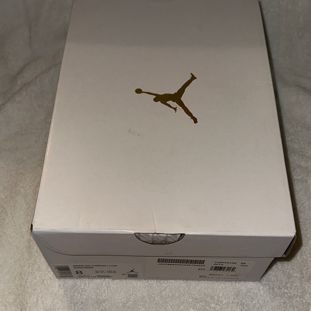 BRAND NEW Air Jordan 1 Low Women's Shoes Size 8 - Picture 4 of 8